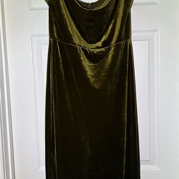 Size 6 Brushed Velvet maxi dress - Picture 2 of 2